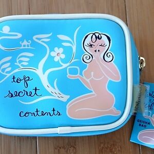 Blue Q Dirty Girl Cosmetic Case